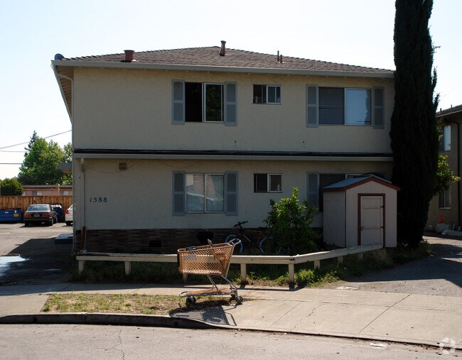 Building Photo - 1588 Quebec Ct