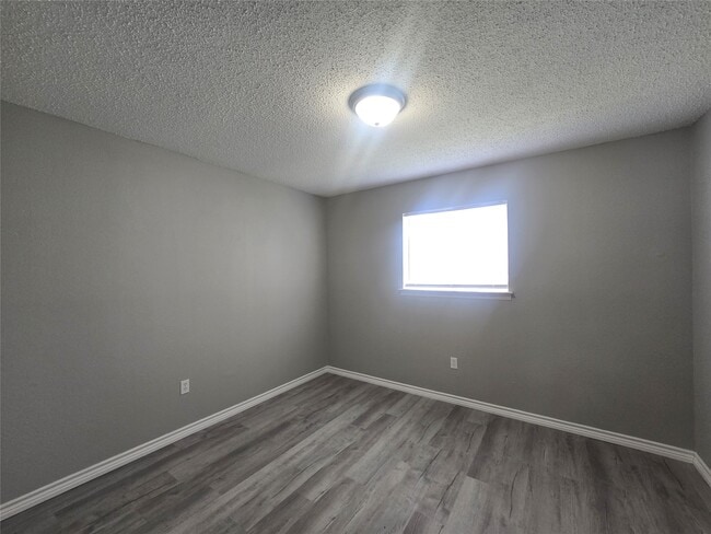 Building Photo - 911 Avenue K
