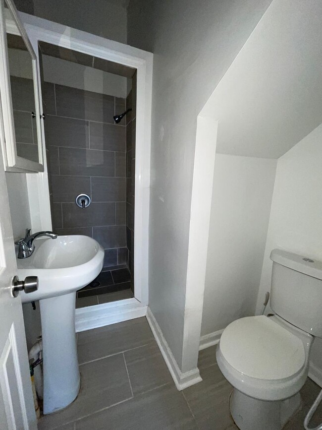 Building Photo - Quaint Charles Village Studio w/ A/C & W/D...