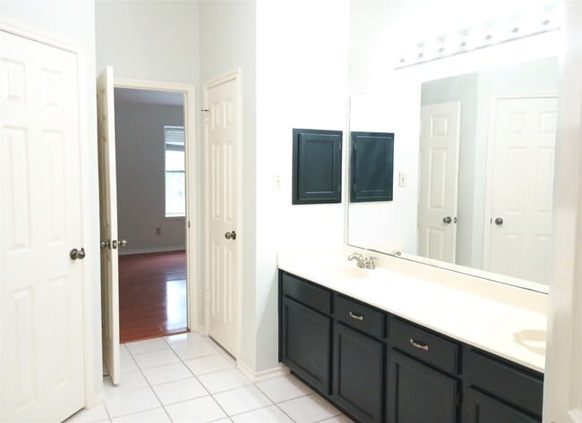Building Photo - 16355 Flint Run Way