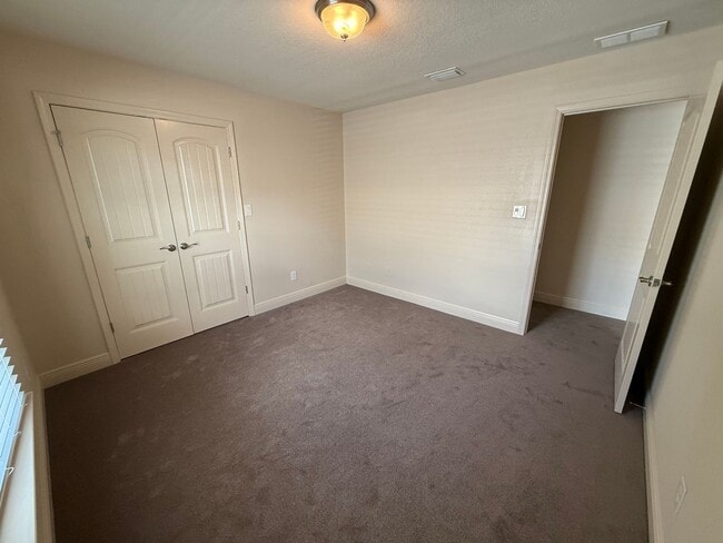 Building Photo - Pensacola - Weatherstone - 4 bedroom, 2.5 ...
