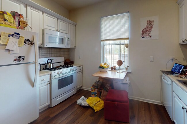 Primary Photo - 1739 W Berks St