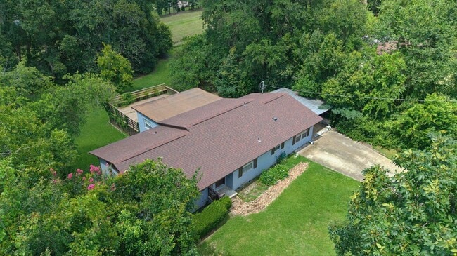 Building Photo - 3222 Big Oak St