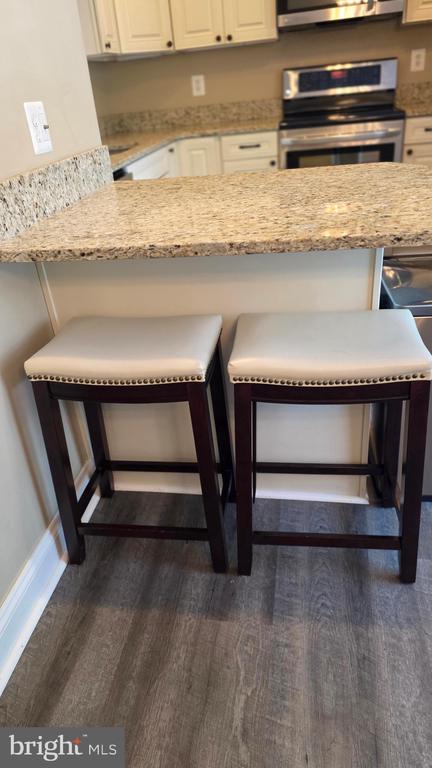 Building Photo - 1246 Quaker Ridge Dr