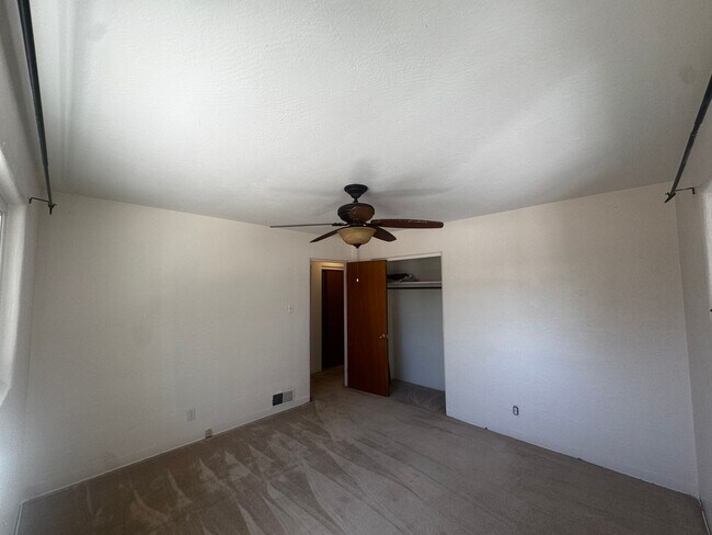 Building Photo - 3 Bed / 2 Bath Home Near Jerry Cline Park & Tennis Courts