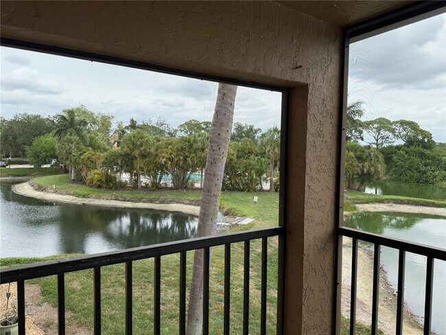 Building Photo - 5555 Ashton Lake Dr