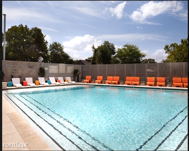 Building Photo - Studio, 1 bath Apartment - 1109 e 5th street