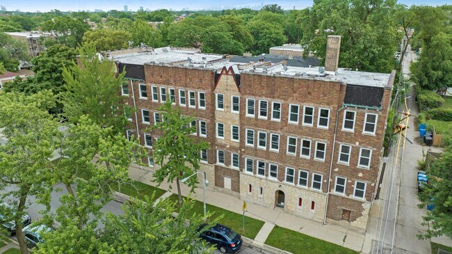 Building Photo - 3045 W Rosemont Ave