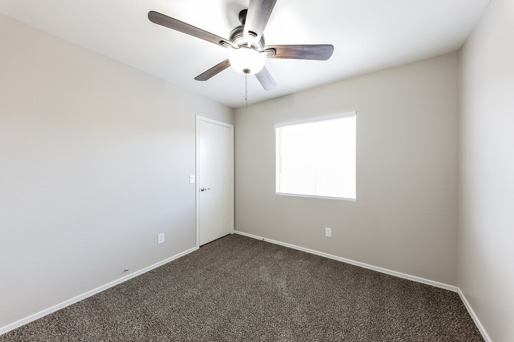 Building Photo - 11814 W Poinsettia Dr