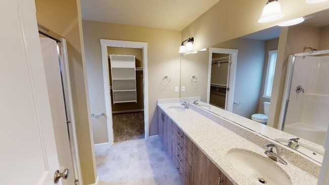 Building Photo - Beautiful new home with upgrades in a quite Vancouver neighborhood.