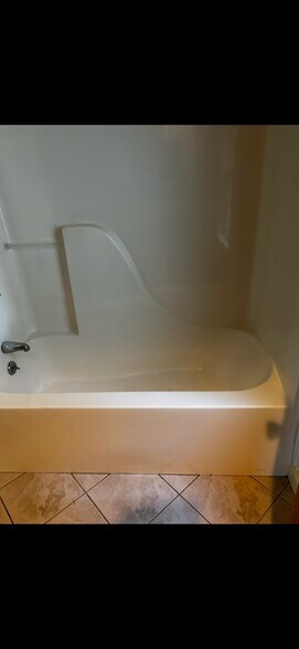 Building Photo - 15 Corwin St