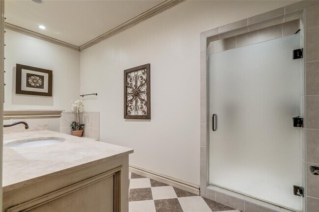 Building Photo - 5701 Mistletoe Ct