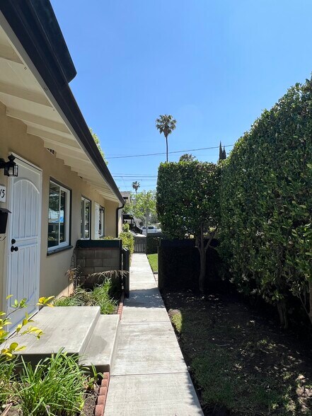 Outdoor - 715 W Colorado Blvd