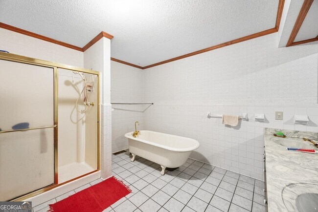 Building Photo - 206 Ridge Cir