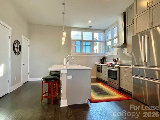 Building Photo - 2 Bauhaus Ct.