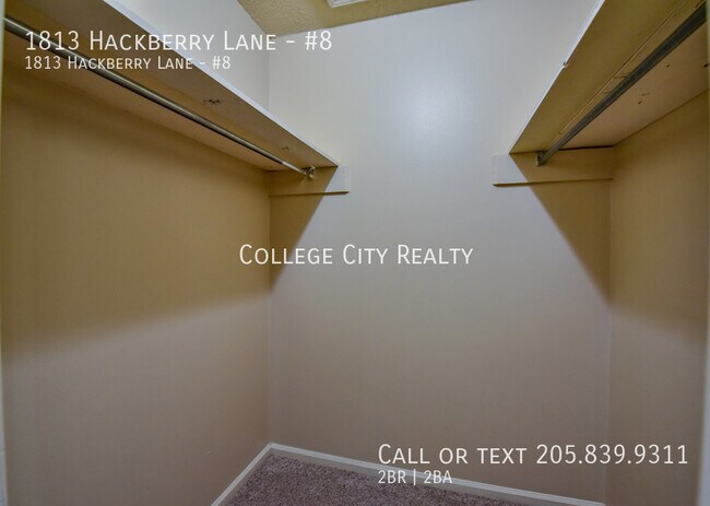 Building Photo - 1813 Hackberry Ln