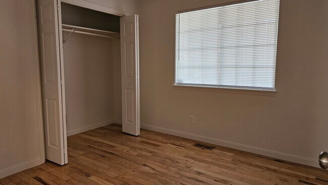 Building Photo - Rare Single-Level 3BR Home w/ Yard & 2-Car Garage