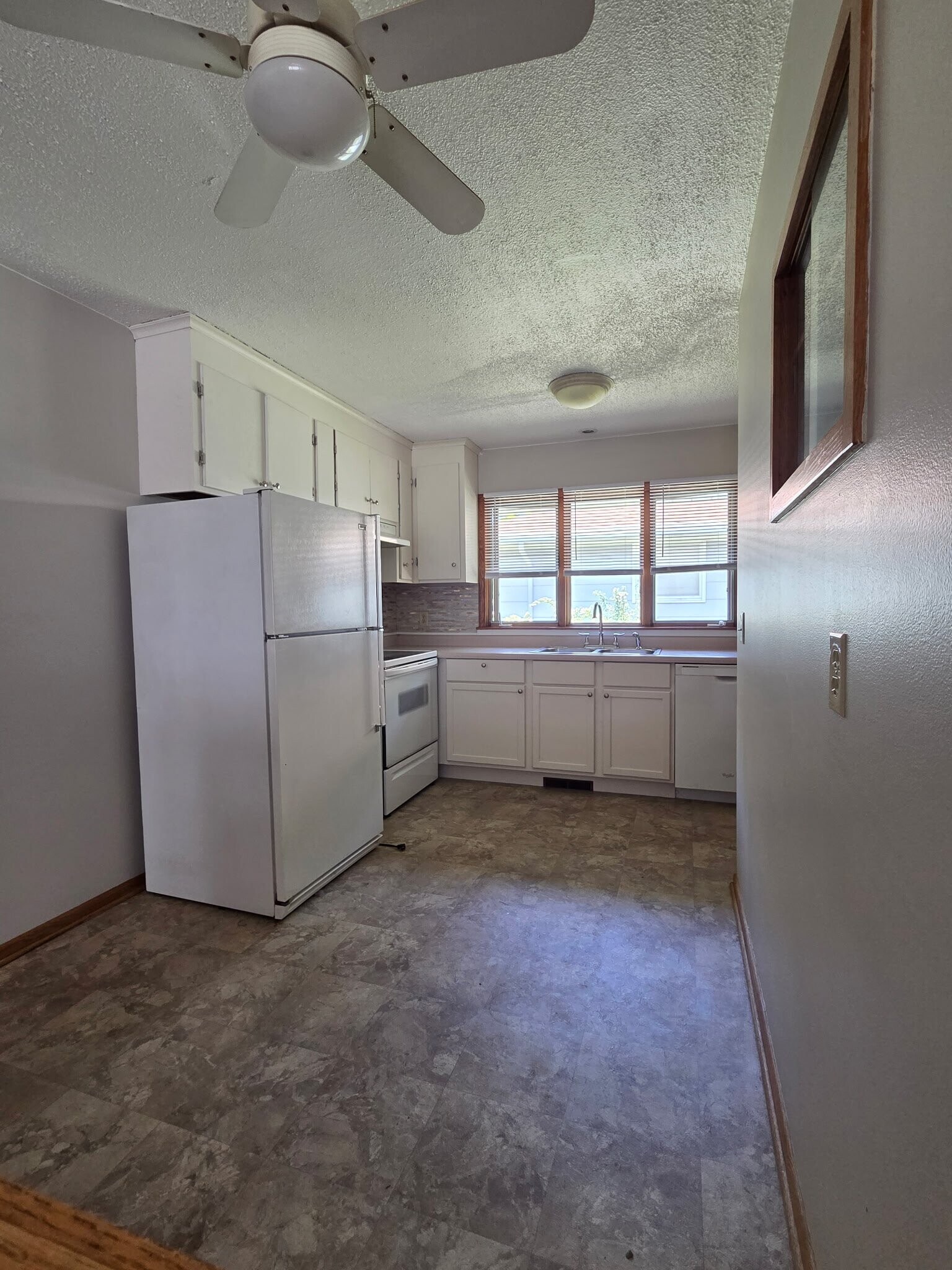 Building Photo - 401 46th Ave NE