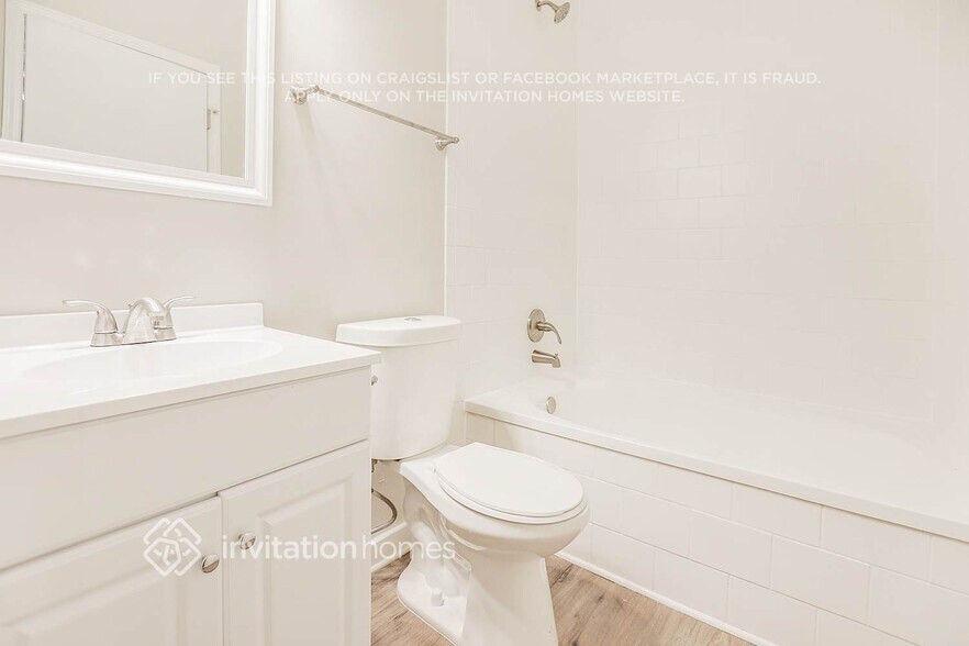 Building Photo - 237 W James Cir