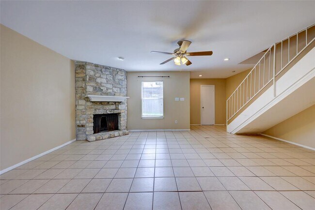 Building Photo - 709 Castle Ridge Rd