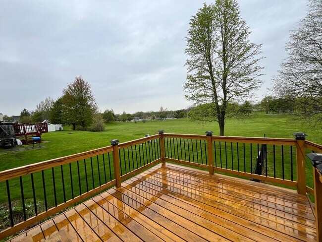 Building Photo - 468 Columbine Ln