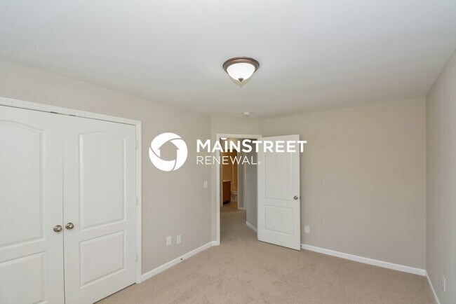 Building Photo - 4005 New London Ct