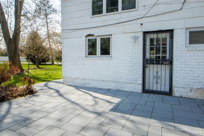 Building Photo - 31 Cherrywood Dr