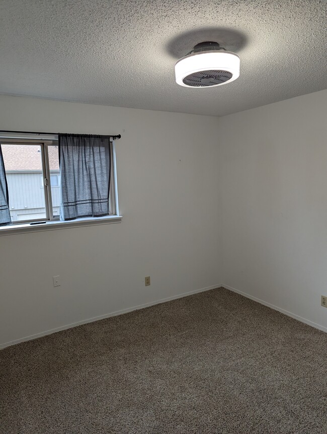 Building Photo - 108 Burwash Ave