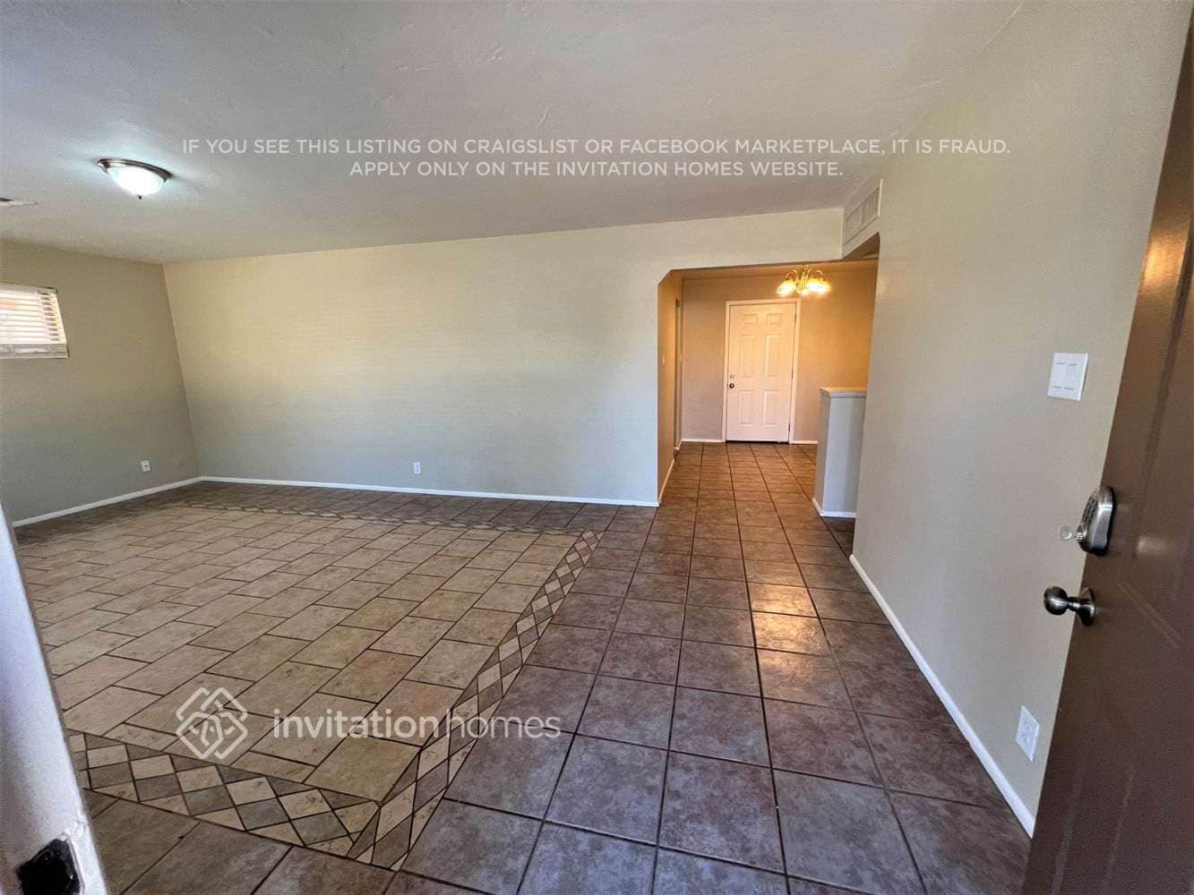 Building Photo - 400 N Sunset Dr