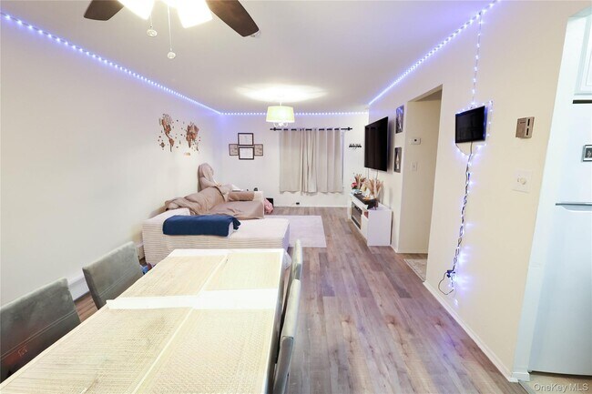 Building Photo - 3 Saratoga Ct