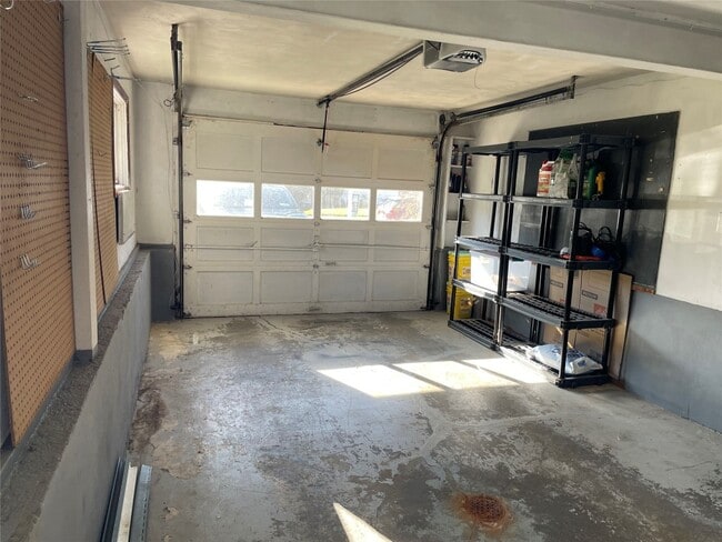 Building Photo - 524 Winston Dr