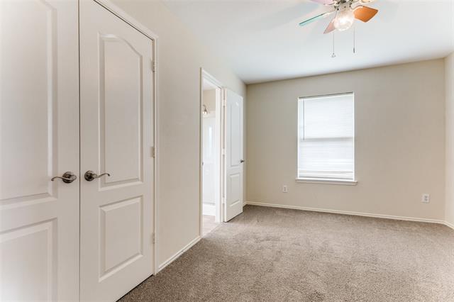 Building Photo - 725 Redwing Dr