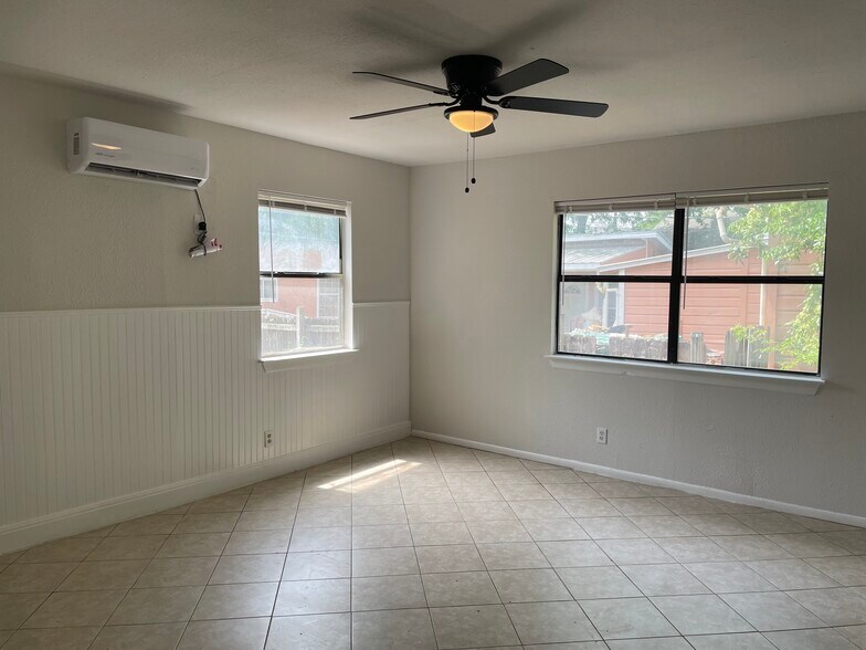 Building Photo - 1628 Sacramento