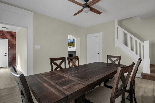 Building Photo - 570 Southwood Ave