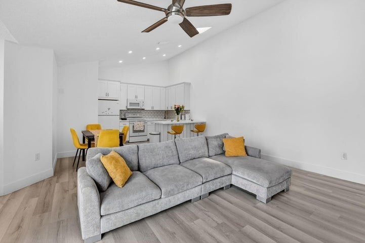 Building Photo - 9903 Boca Gardens Trail