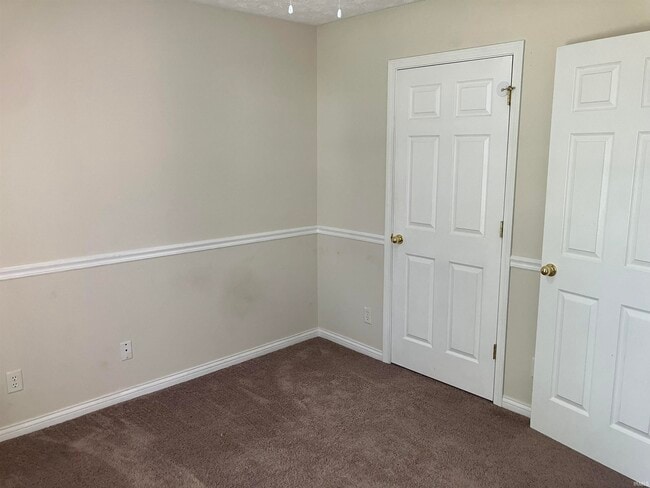 Building Photo - 8120 Cedar Point Dr