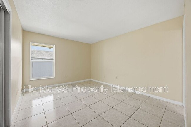 Building Photo - 925 W Oak Ridge Rd