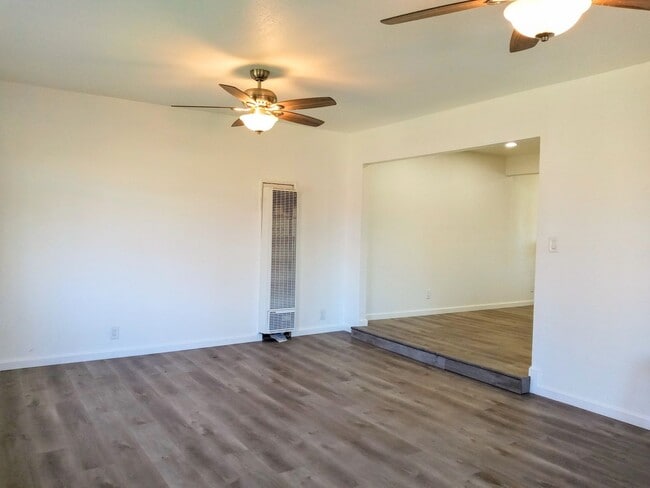 Building Photo - Recently Remodeled 3bd Single Story House Accepting Pets!