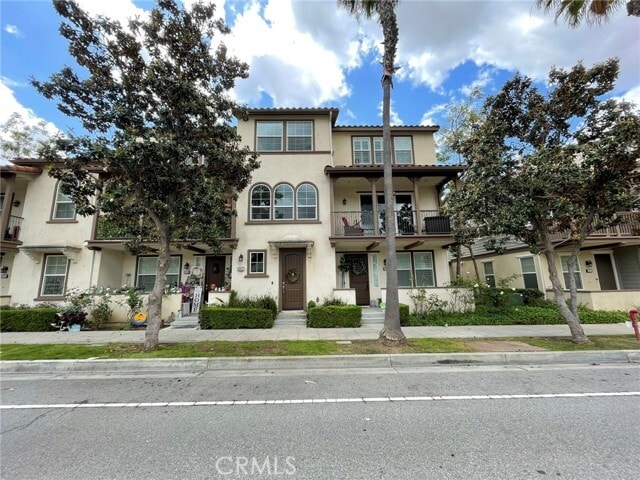 Building Photo - 810 The Promenade