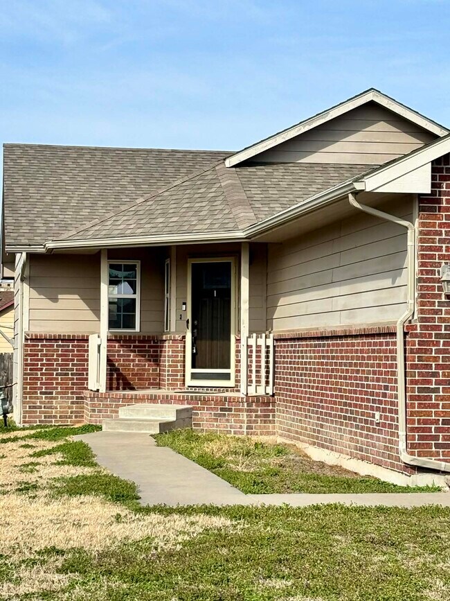 Building Photo - 2709 N Piatt Ave