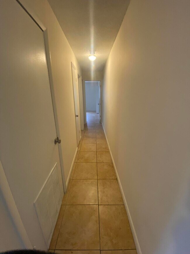 Building Photo - 7931 SW 10th St