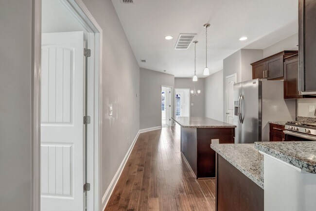 Building Photo - Harpeth Park Townhome in Bellevue
