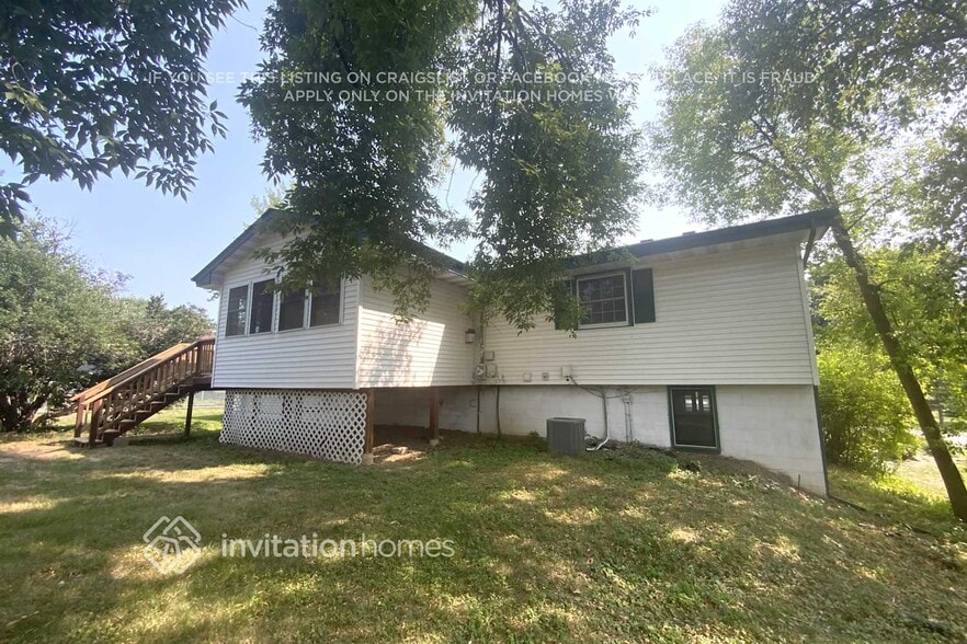 Building Photo - 1716 Lamplight Dr