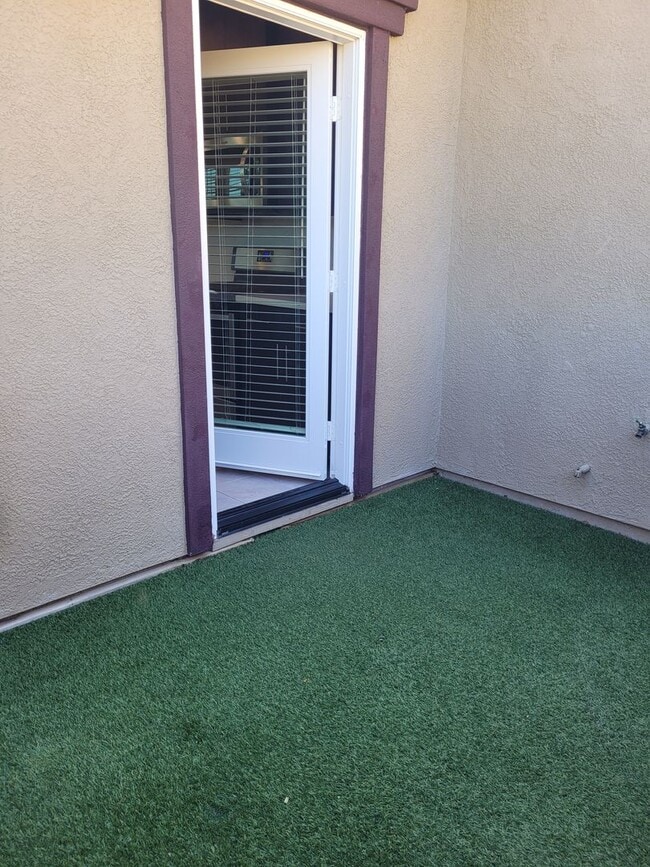 Building Photo - New home in Rancho Cordova in Veranda at S...