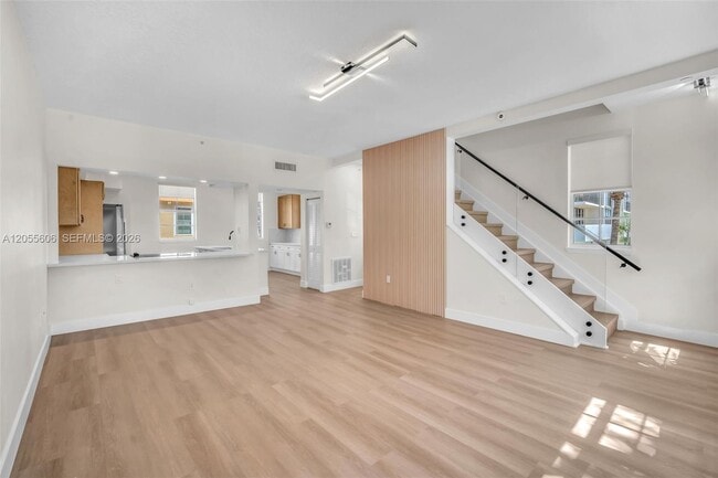 Building Photo - 2065 S Ocean Dr