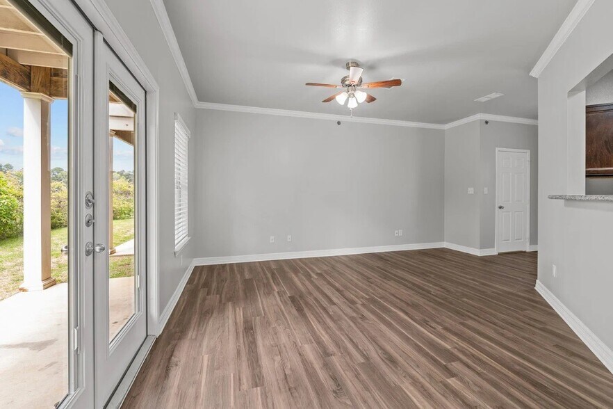 Building Photo - 113 Magnolia Ln