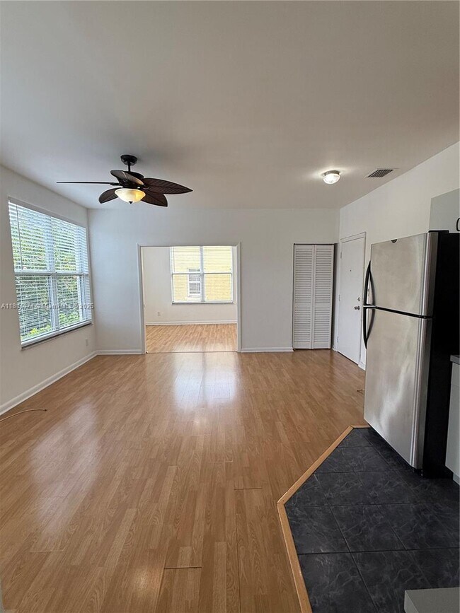 Building Photo - 4215 Sheridan Ave