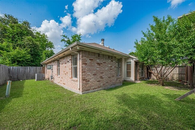 Building Photo - 9302 Bristlebrook Dr