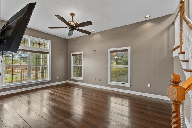 Building Photo - 126 E Palmetto Ave