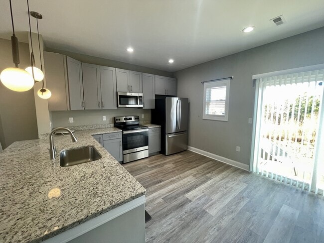 Building Photo - 143 Emanuel Ct